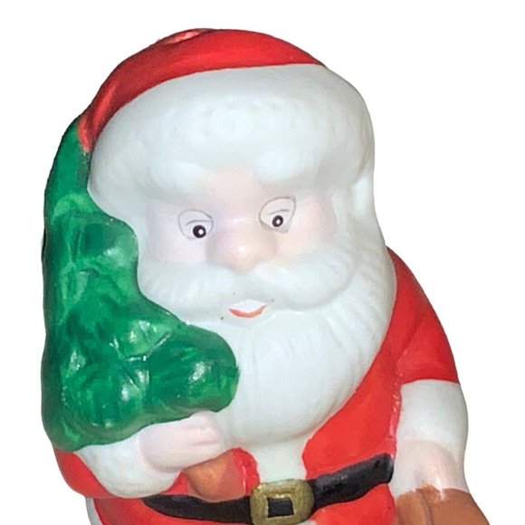 Santa and Mrs Claus Salt and Pepper Shaker Set - Picture 4 of 9